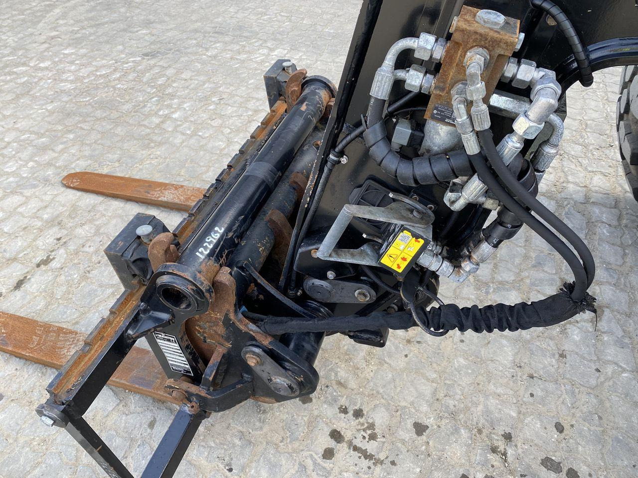 Teleskoplastar Manitou MLA-T533-145V+ ELITE ST5