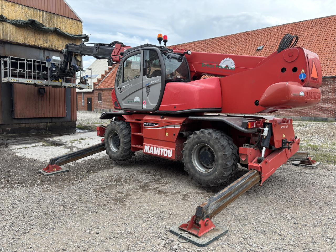Teleskoplastar Manitou MRT2550P+ ST4