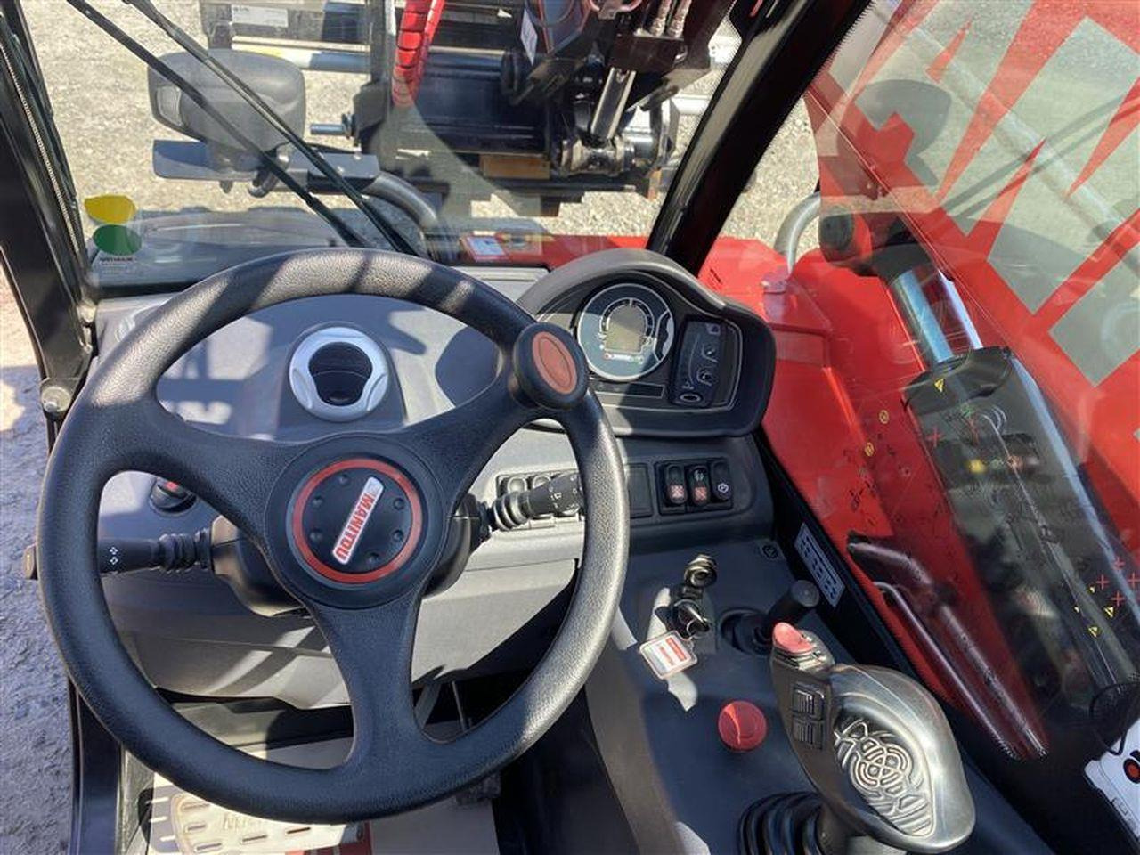 Teleskoplastar Manitou MT625H COMFORT ST5
