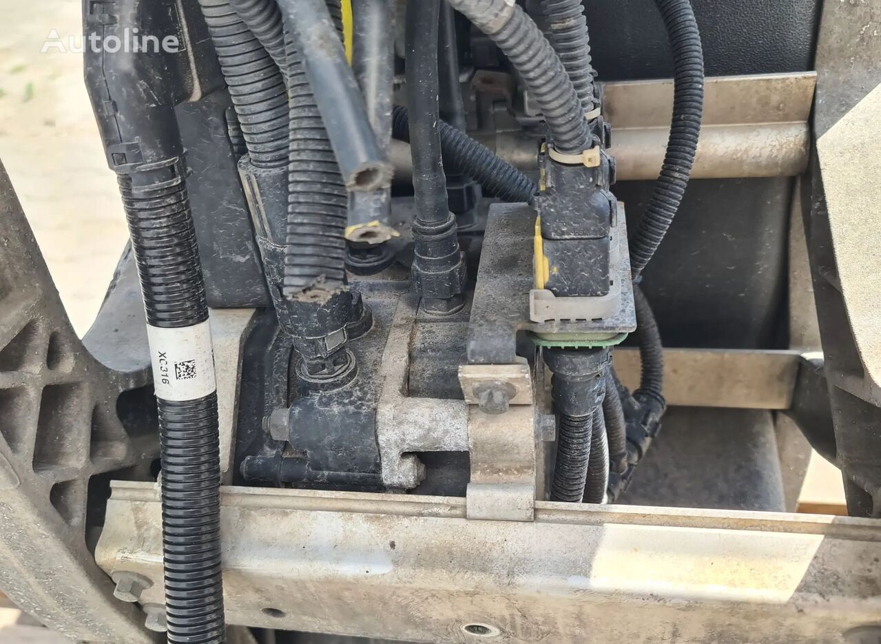 AdBlue tank för Lastbil 21113468   VOLVO FH4 / RENAULT RANGE T truck: bild 5