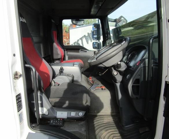 Hytt för Lastbil MAN TGM DAY CAB EX 2012: bild 5