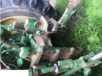Ram/ chassi John Deere - Prowadnice Zaczepu