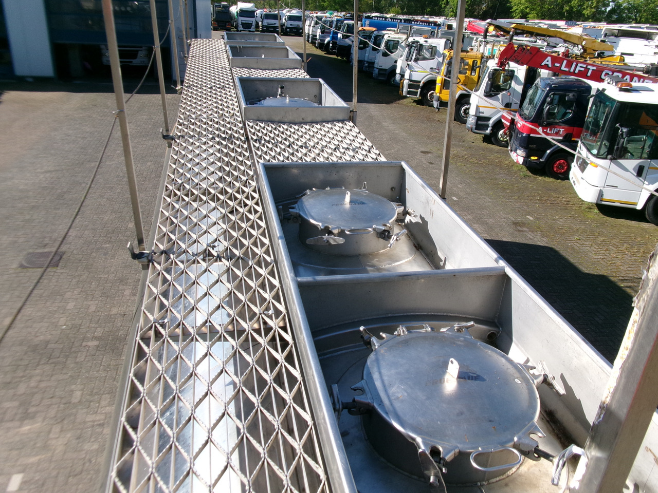 Tanktrailer för transportering kemikalier Crane Fruehauf Chemical tank inox 37.5 m3 / 1 comp + pump: bild 20