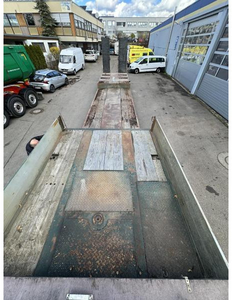 Semitrailer Goldhofer STZ -TL 3 -33/80 3-Achs TL 3x Lenk Rampen TÜV NEU! STZ -TL 3 -33/80 3-Achs TL 3x Lenk Rampen TÜV NEU!