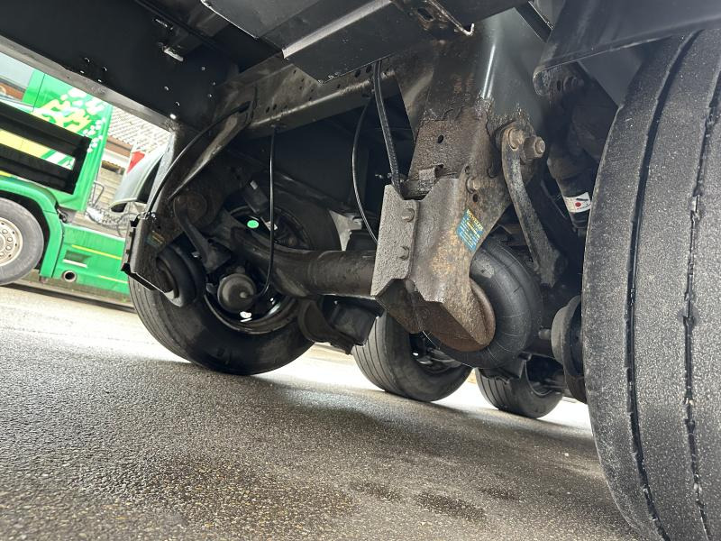 Kapelltrailer Schwarzmüller 3-Achs Tautliner 3-Achs Tautliner Schiebeplane Edscha Liftachse