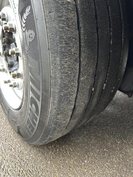 Kapelltrailer Schwarzmüller 3-Achs Tautliner Schiebeplane Edscha Liftachse