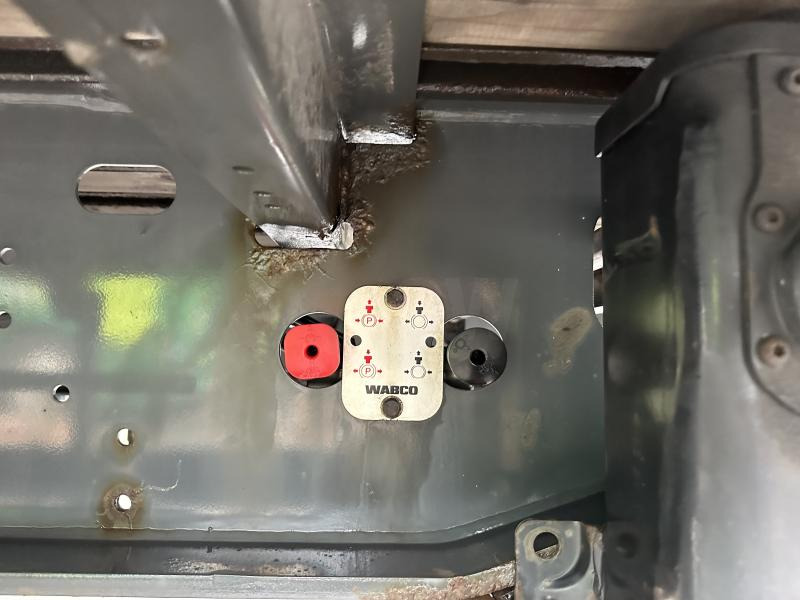 Kapelltrailer Schwarzmüller 3-Achs Tautliner Schiebeplane Edscha Liftachse