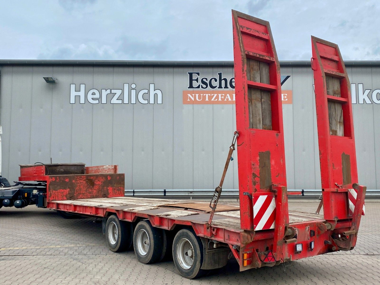 Låg lastare semitrailer Bunge Tieflader| HU bis 02/2026*hydr. Rampen*Blatt*SAF