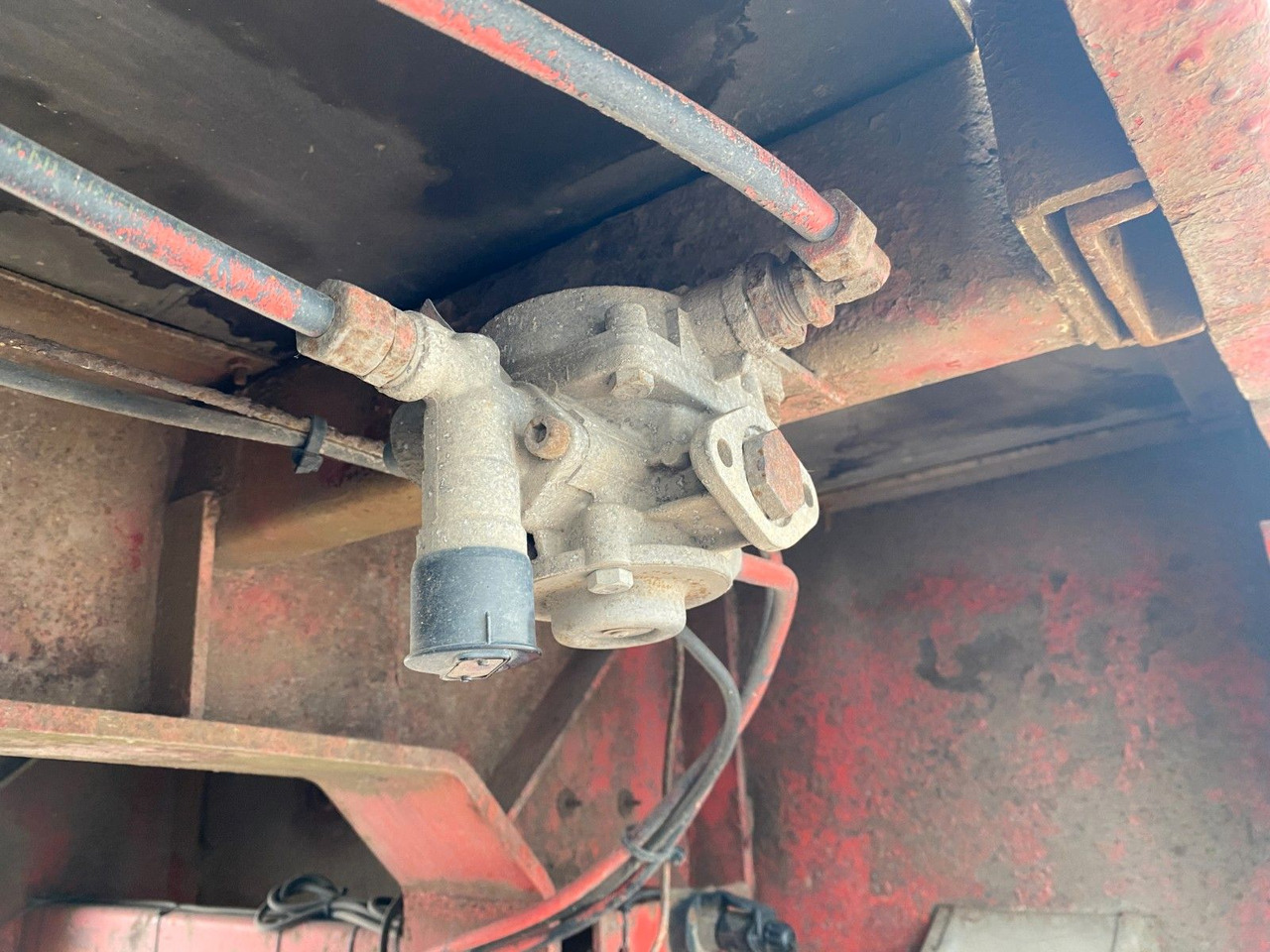 Låg lastare semitrailer Bunge Tieflader| HU bis 02/2026*hydr. Rampen*Blatt*SAF