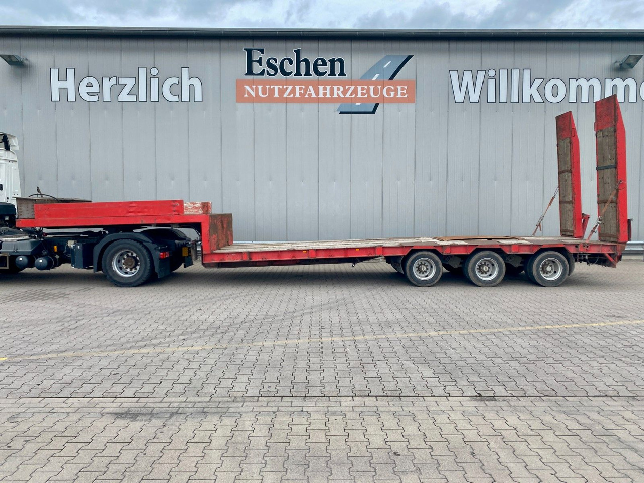 Låg lastare semitrailer Bunge Tieflader| HU bis 02/2026*hydr. Rampen*Blatt*SAF