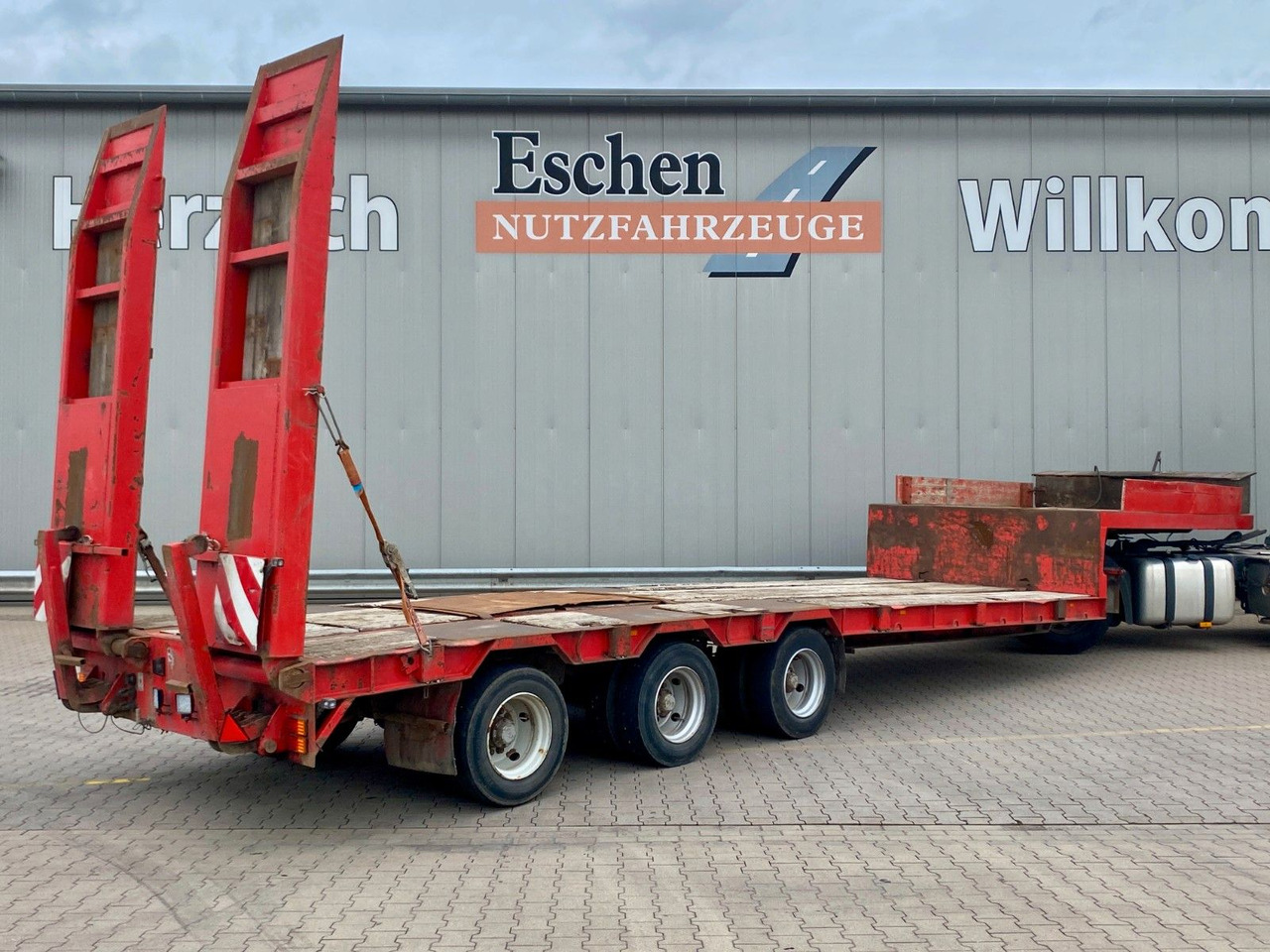 Låg lastare semitrailer Bunge Tieflader| HU bis 02/2026*hydr. Rampen*Blatt*SAF