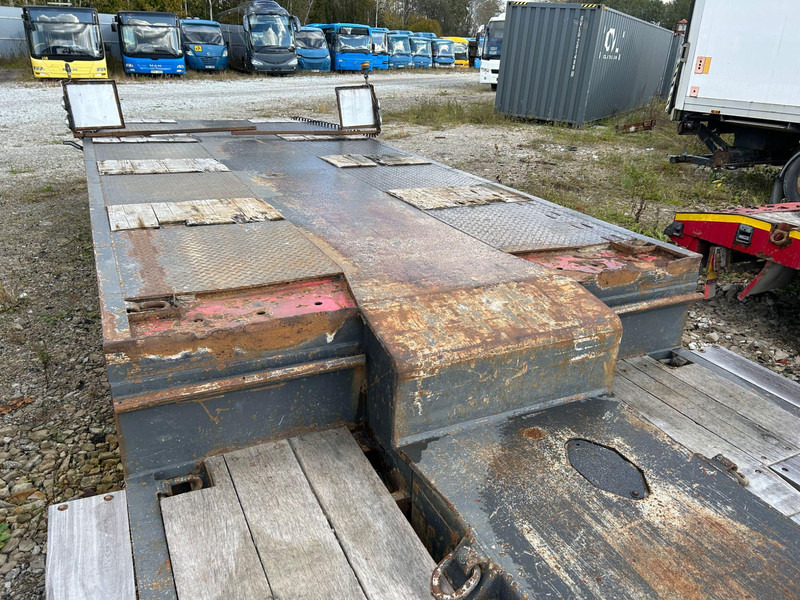 Låg lastare semitrailer Goldhofer STZ-VL4