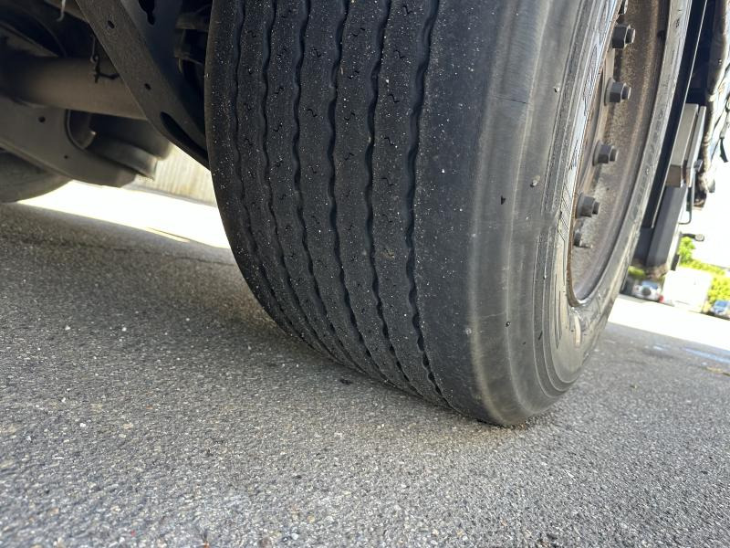 Skåp semitrailer Kögel MEGA Tautliner mit ROLLENBETT Flughafentr. MEGA Tautliner mit ROLLENBETT Flughafentr.