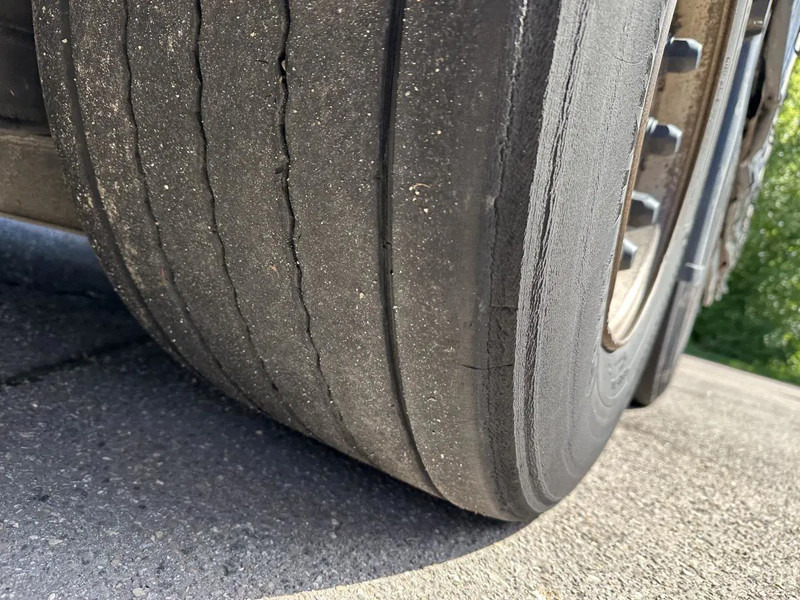 Skåp semitrailer Kögel MEGA Tautliner mit ROLLENBETT Flughafentr. MEGA Tautliner mit ROLLENBETT Flughafentr.