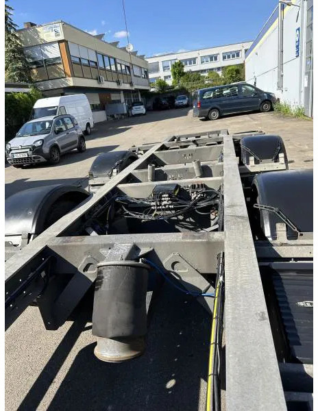 Containersläp/ Växelflaksläp H&W 4 x Tandem Lafette MEGA verzinkt Mitnahmestapl. 7. 3 x Tandem Lafette MEGA verzinkt Mitnahmestapl. 7.82 m