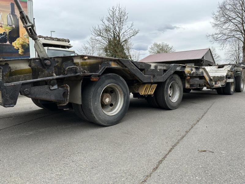 Låg lastare trailer Müller-Mitteltal T4 4-Achs Tieflader Radmulden luftgefedert