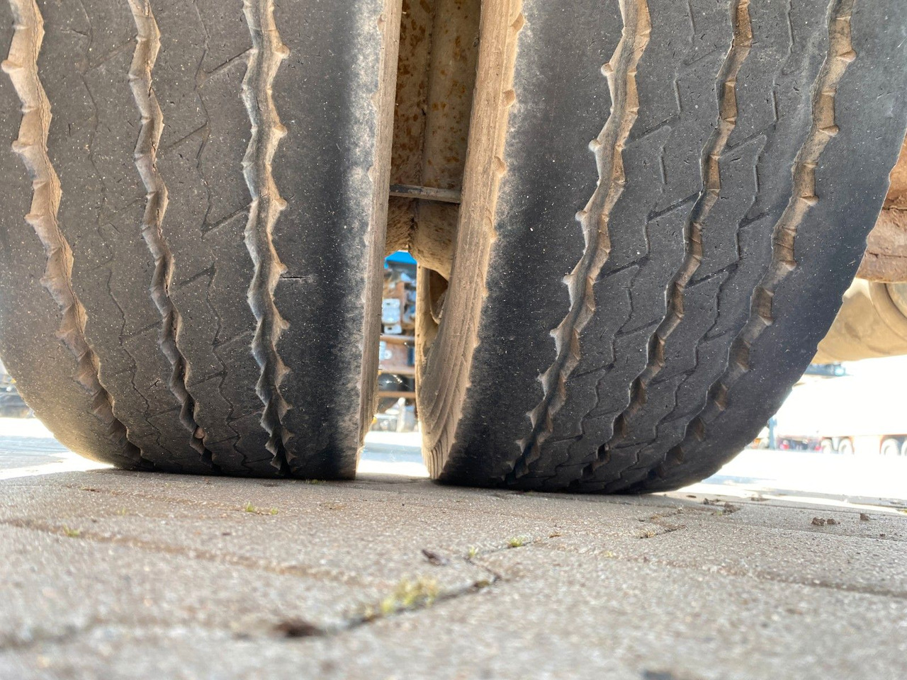 Lastväxlarsläp/ Liftdumpersläp Hüffermann HSA 18.65 | Reifenprofil: 75%*Blatt*50mm Zugauge