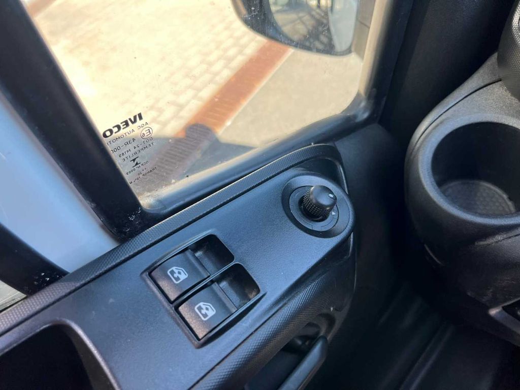 Skåpbil Iveco Daily 35 S16 A8 V *Automatik*Klima*4.100mm*: bild 15