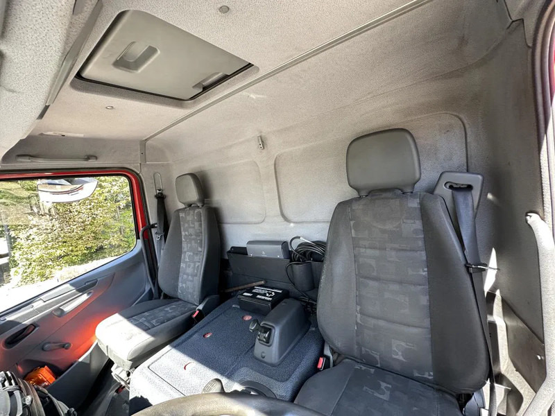 Kylbil Mercedes-Benz 818 L Blumentransporter ISO-Koffer