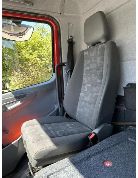 Kylbil Mercedes-Benz 818 L Blumentransporter ISO-Koffer