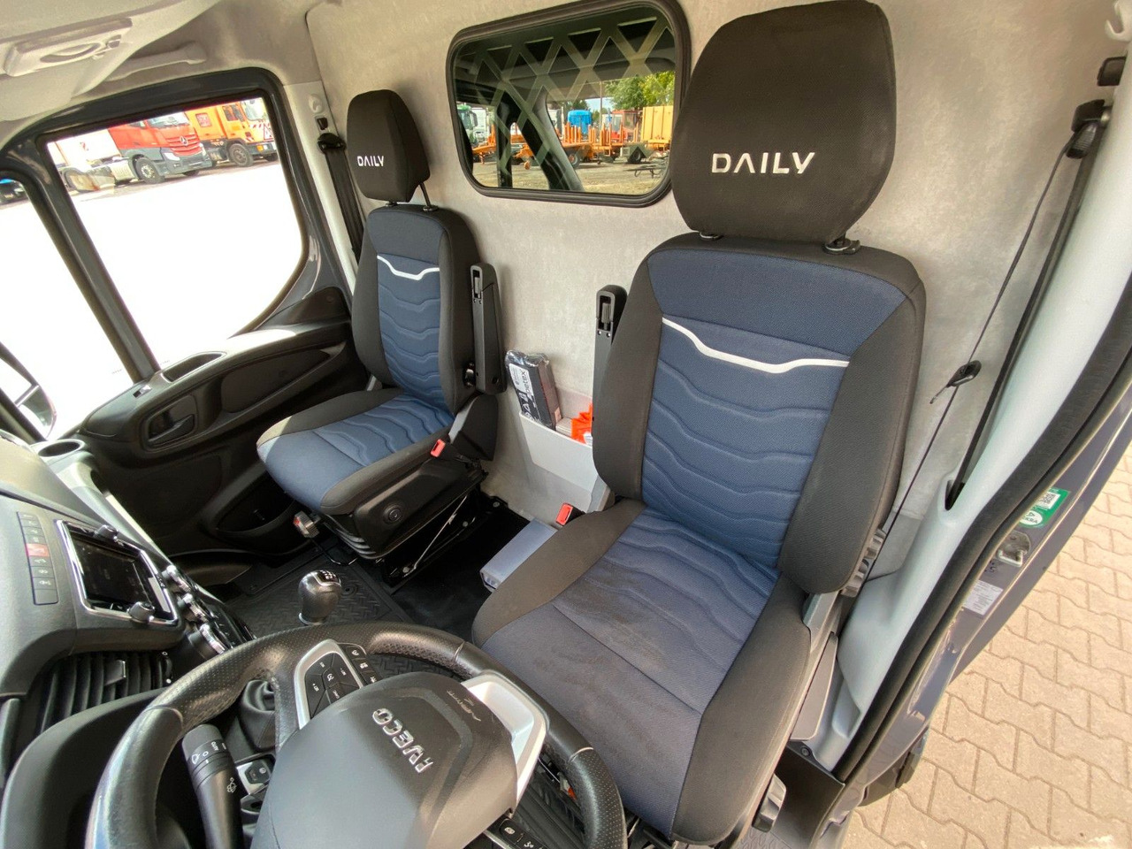 Persontransport Iveco 35 S 16 Daily | Schiebetür*Kamera*Navi*AC*1.Hand