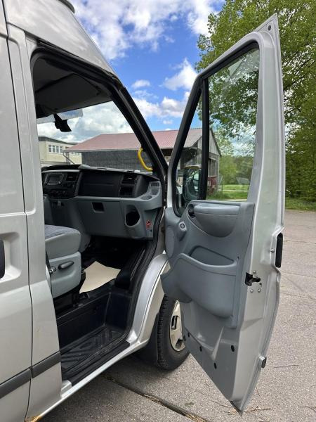 Skåpbil Ford Transit 2.5 TDI KA Hoch HEGLA GLAS Luftfederung