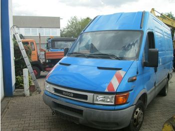 Skåpbil Iveco 35S11