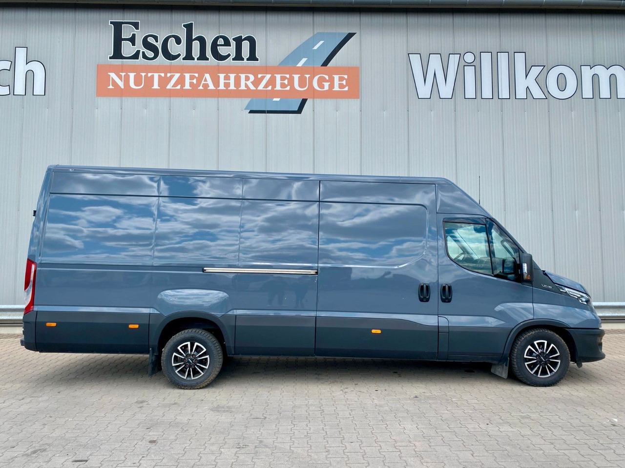 Skåpbil Iveco 35 S 16 Daily | Schiebetür*Kamera*Navi*AC*1.Hand