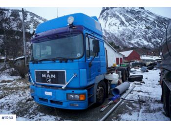 Containerbil/ Växelflak lastbil MAN 26.463