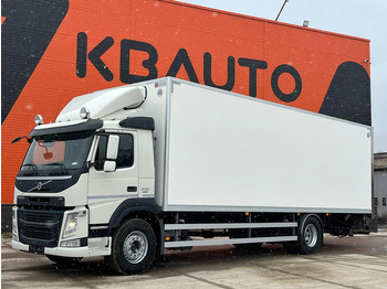 Lastbil med skåp VOLVO FM 330
