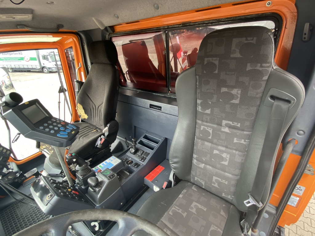 Plogbil Mercedes-Benz Unimog U 500 4x4