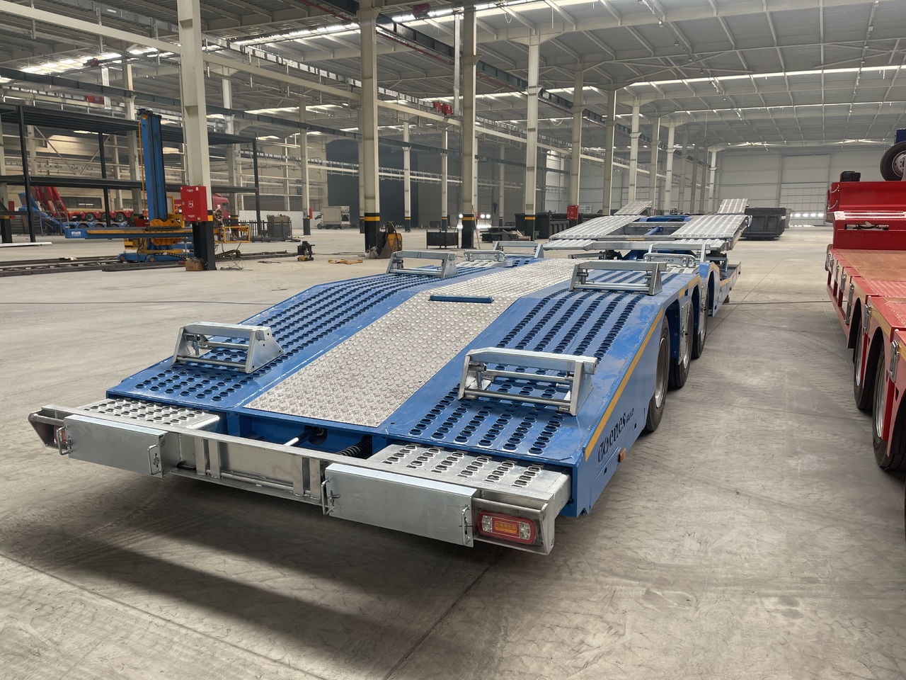 LIDER 2023 NEW UNUSED READY IN FACTORY STOCK - Biltransportbil semitrailer: bild 5