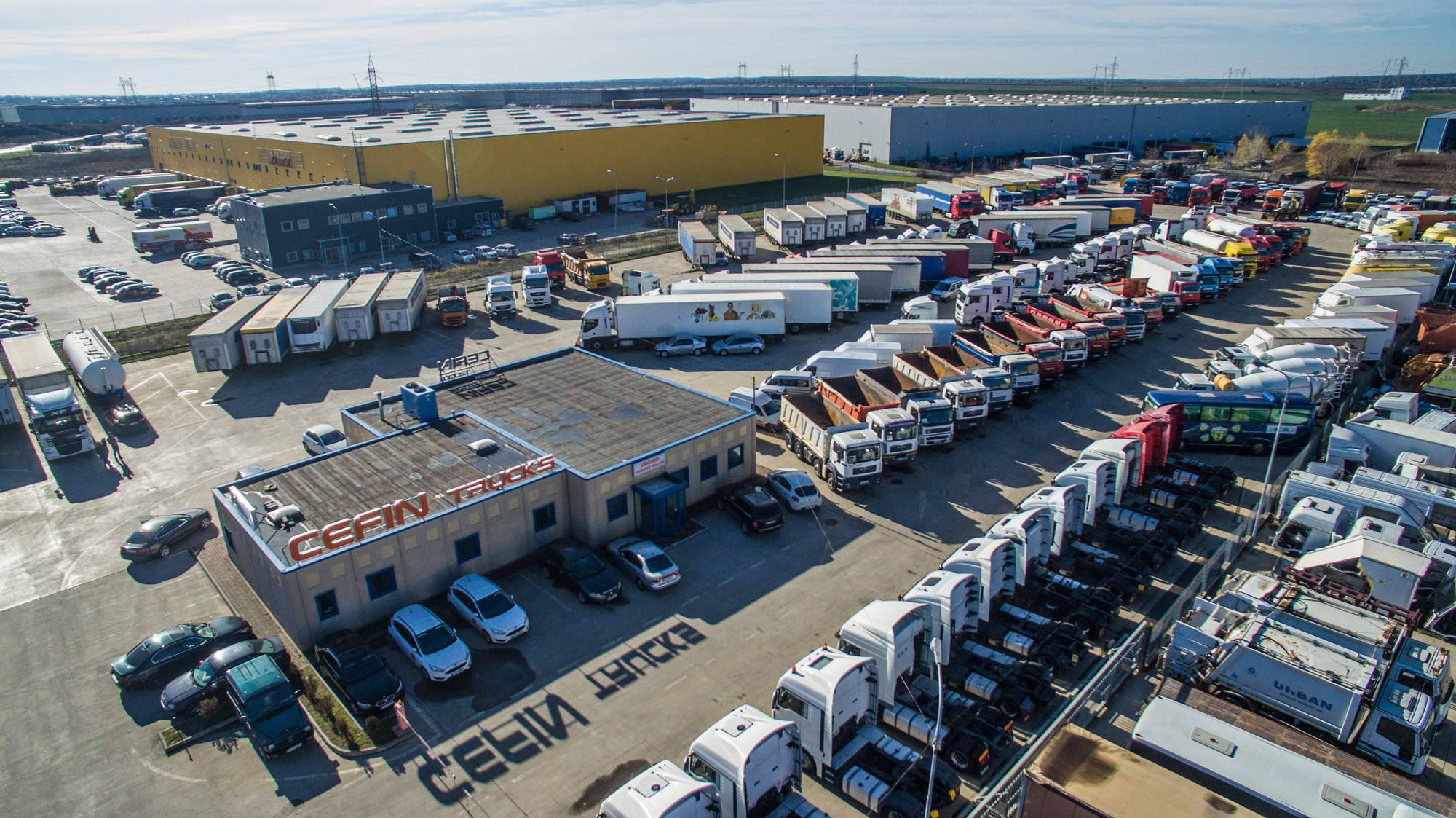 AIC TRUCKS SA - Byggmaskiner MAN undefined: bild 1