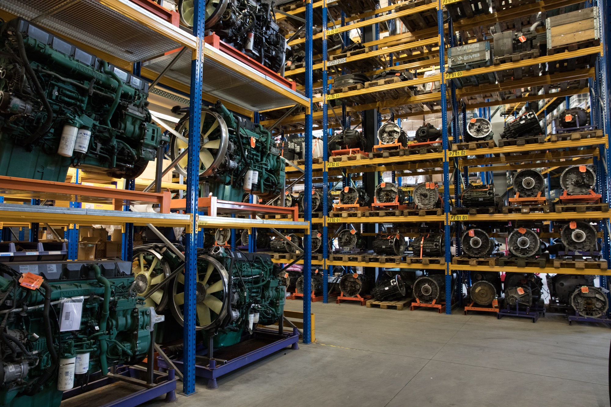 BAS PARTS & TYRES B.V. - Reservdelar MERCEDES-BENZ Actros undefined: bild 1