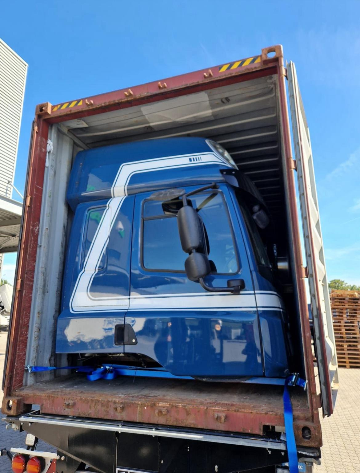 BAS PARTS & TYRES B.V. - Reservdelar MERCEDES-BENZ Actros undefined: bild 10