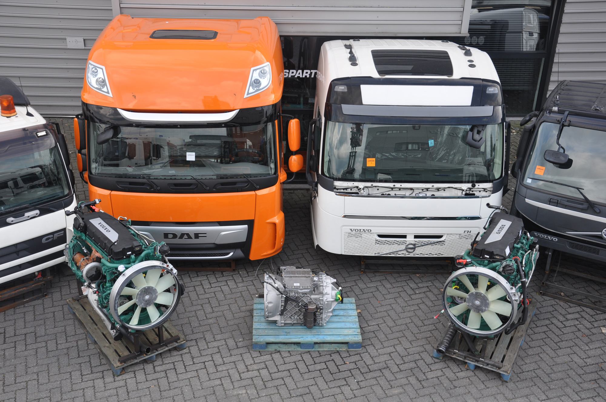 BAS PARTS & TYRES B.V. - Reservdelar MERCEDES-BENZ Actros undefined: bild 13