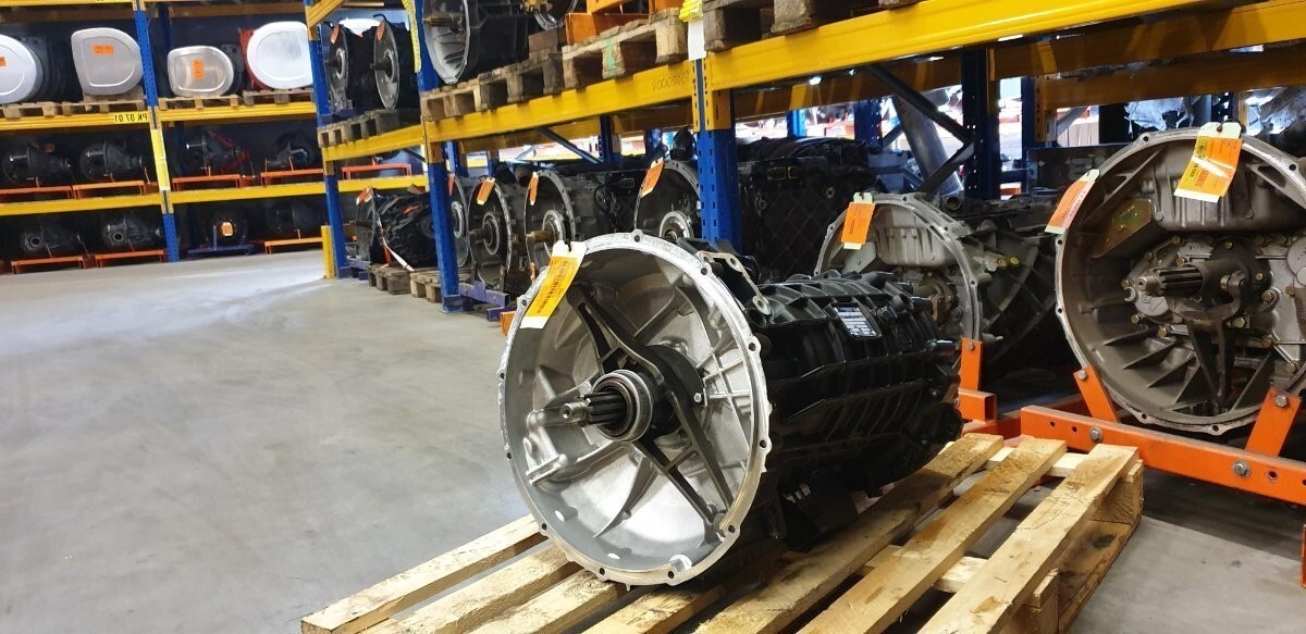 BAS PARTS & TYRES B.V. - Reservdelar MERCEDES-BENZ Actros undefined: bild 3