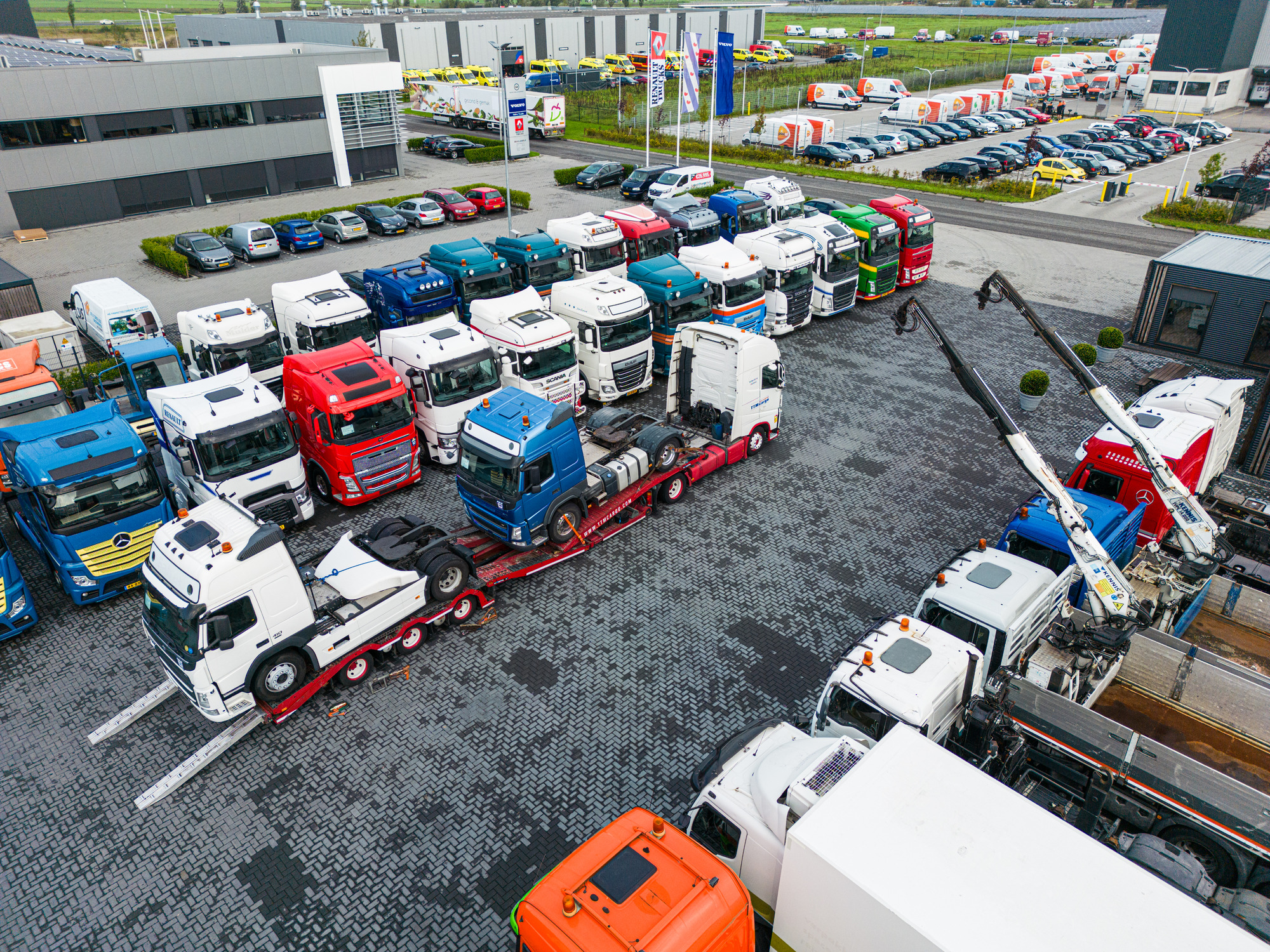 LVS Used TRUCKS - Lastbilar VOLVO - Diesel undefined: bild 3