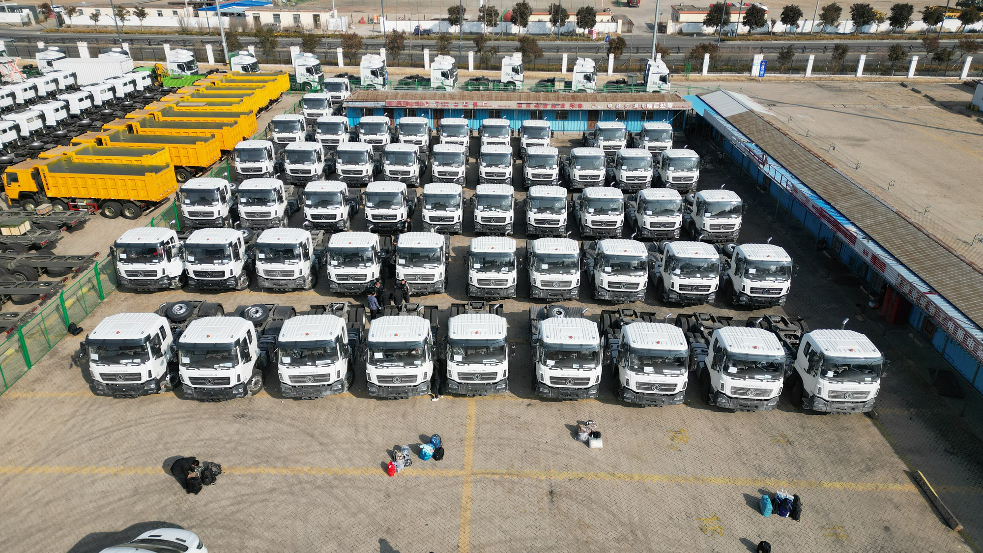 Qingdao Higher Weight Trade Co. LTD - Lastbilar - ny, högerratt undefined: bild 1