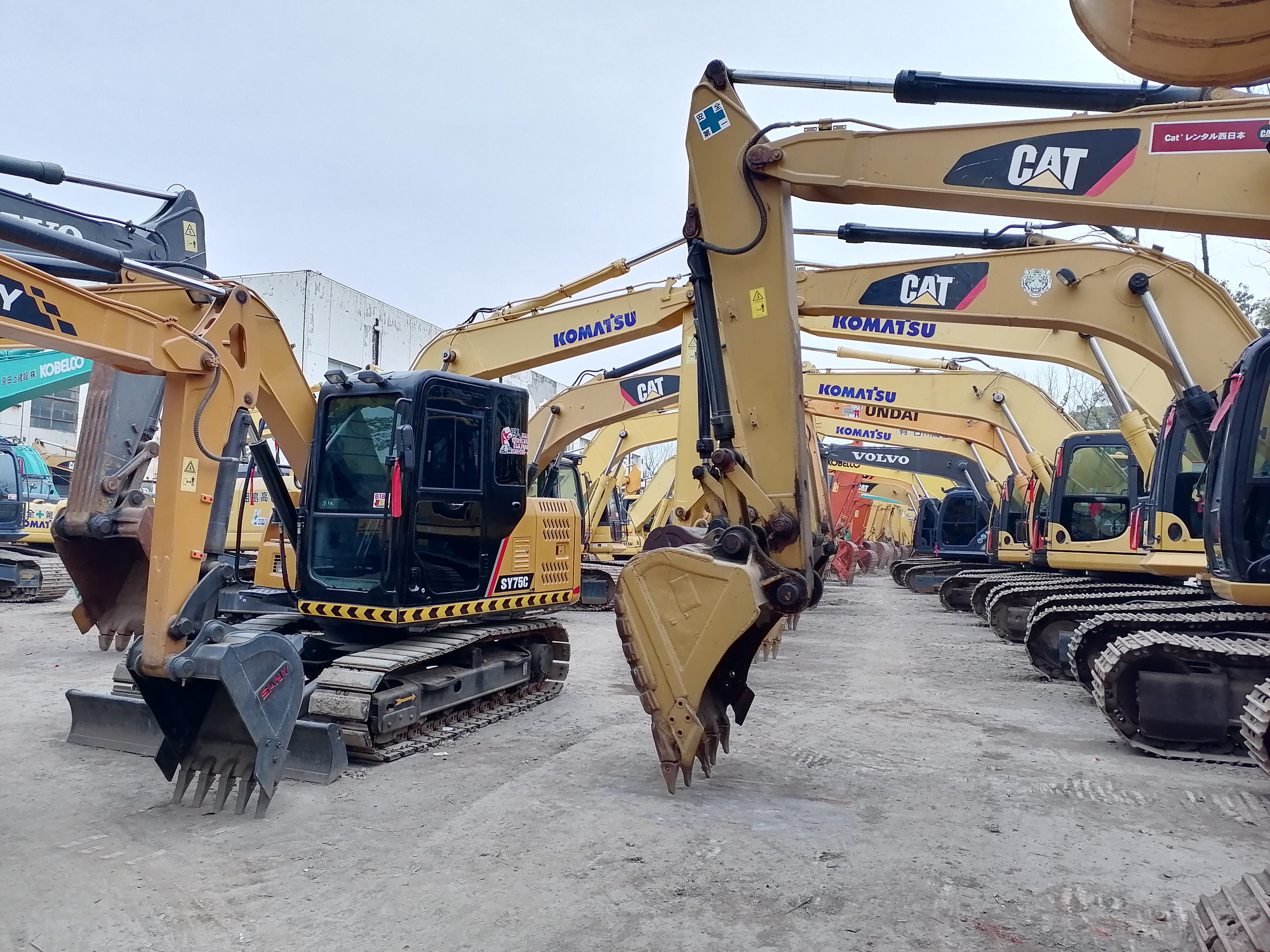 Qingdao Higher Weight Trade Co. LTD - Lastbilar - ny, högerratt undefined: bild 8