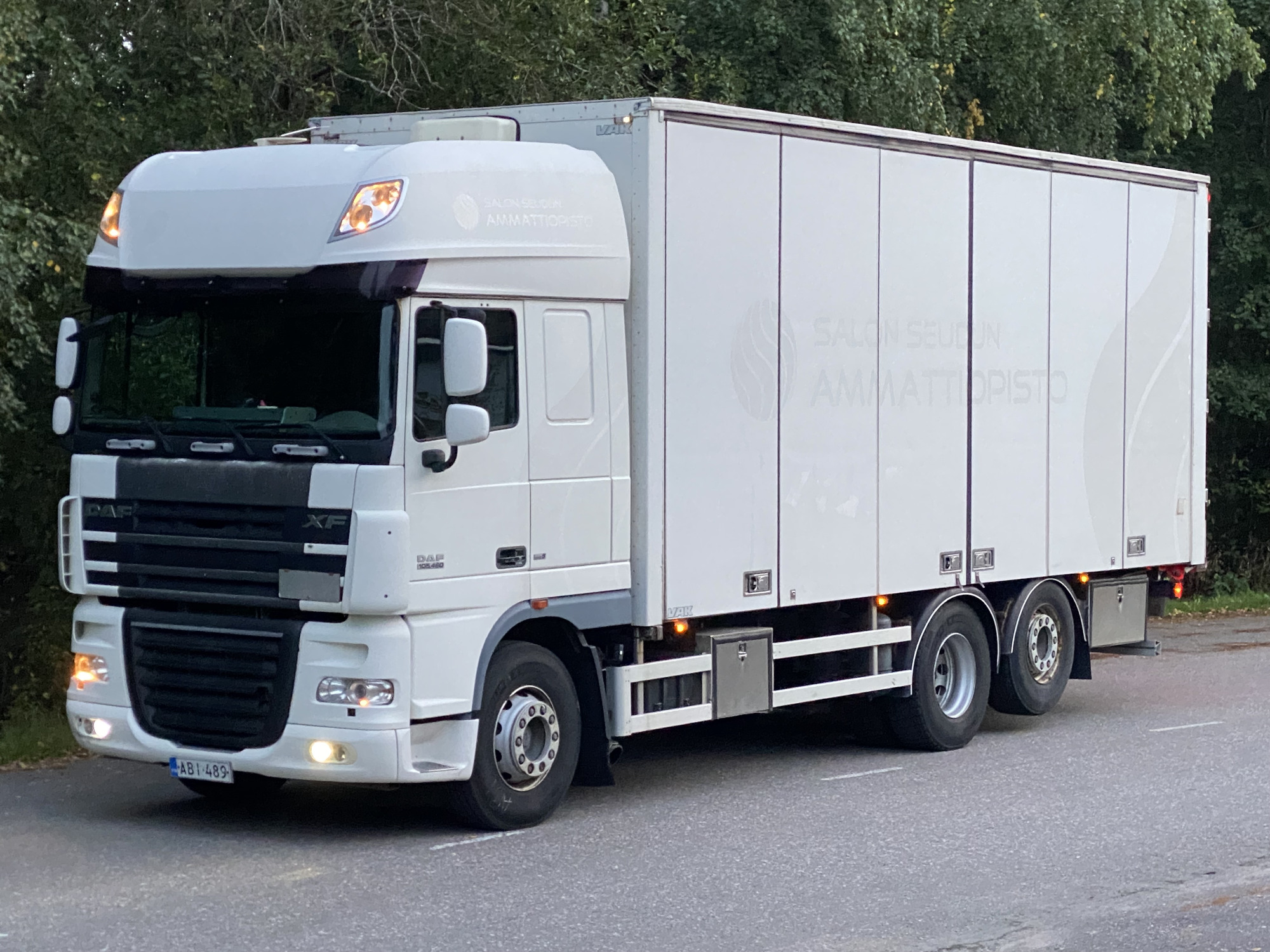 Westmac Oy - Lastbilar RENAULT - växellåda: automatisk undefined: bild 8