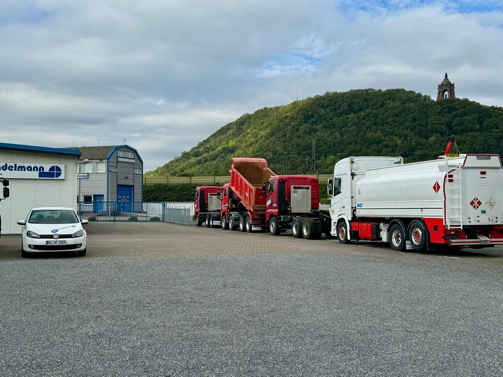 Annette Trendelmann Truck GmbH  - fordon till salu undefined: bild 1
