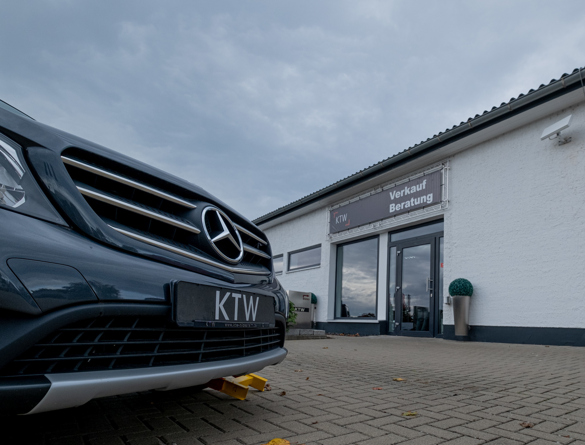 KTW Autohaus GmbH - Transportbilar MERCEDES-BENZ Vito 116 - År: 2024, skadat undefined: bild 9