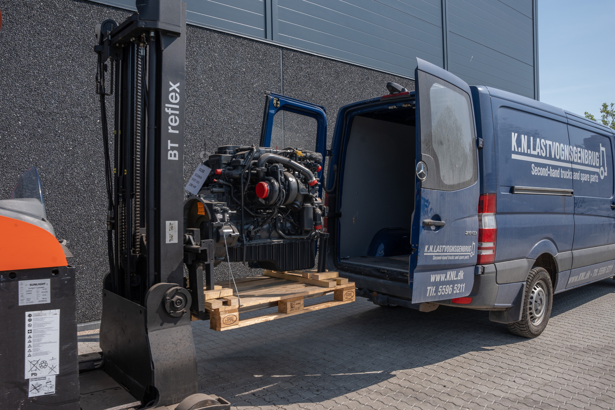 KNL TRUCKPARTS ApS - fordon till salu undefined: bild 3