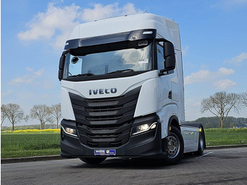 Dragbil IVECO S-WAY