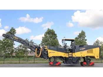 Asfaltmaskin BOMAG