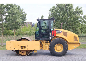 Vält CATERPILLAR CS78B