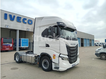 Dragbil IVECO S-WAY