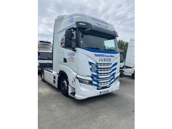 Dragbil IVECO S-WAY