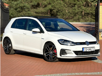 Hatchback/ Halvkombi VOLKSWAGEN